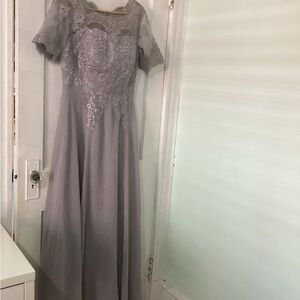 Elegant Lace Appliqué Chiffon Formal Gown